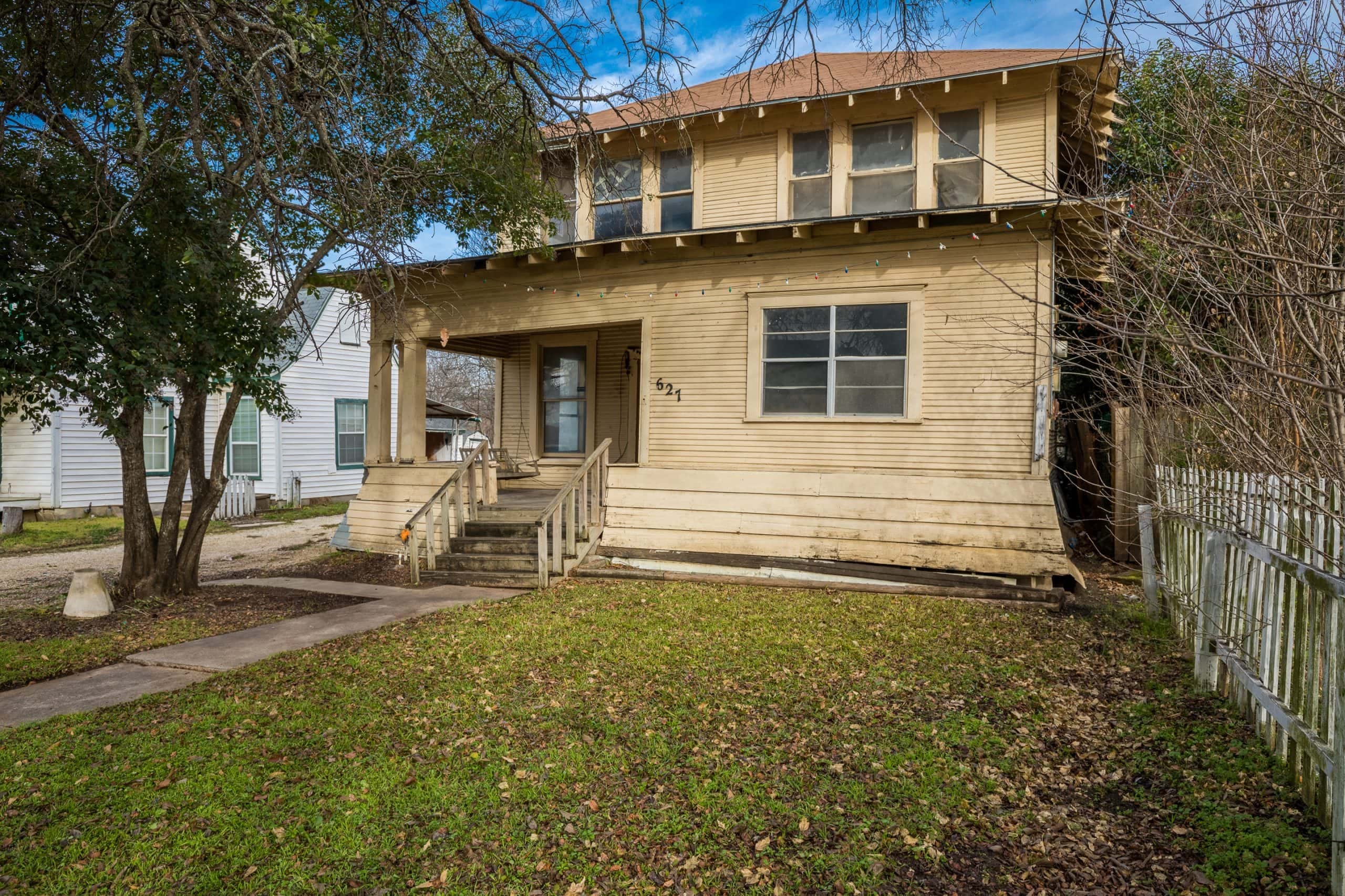 Vintage home in Hillsboro, West Hill County, Texas.