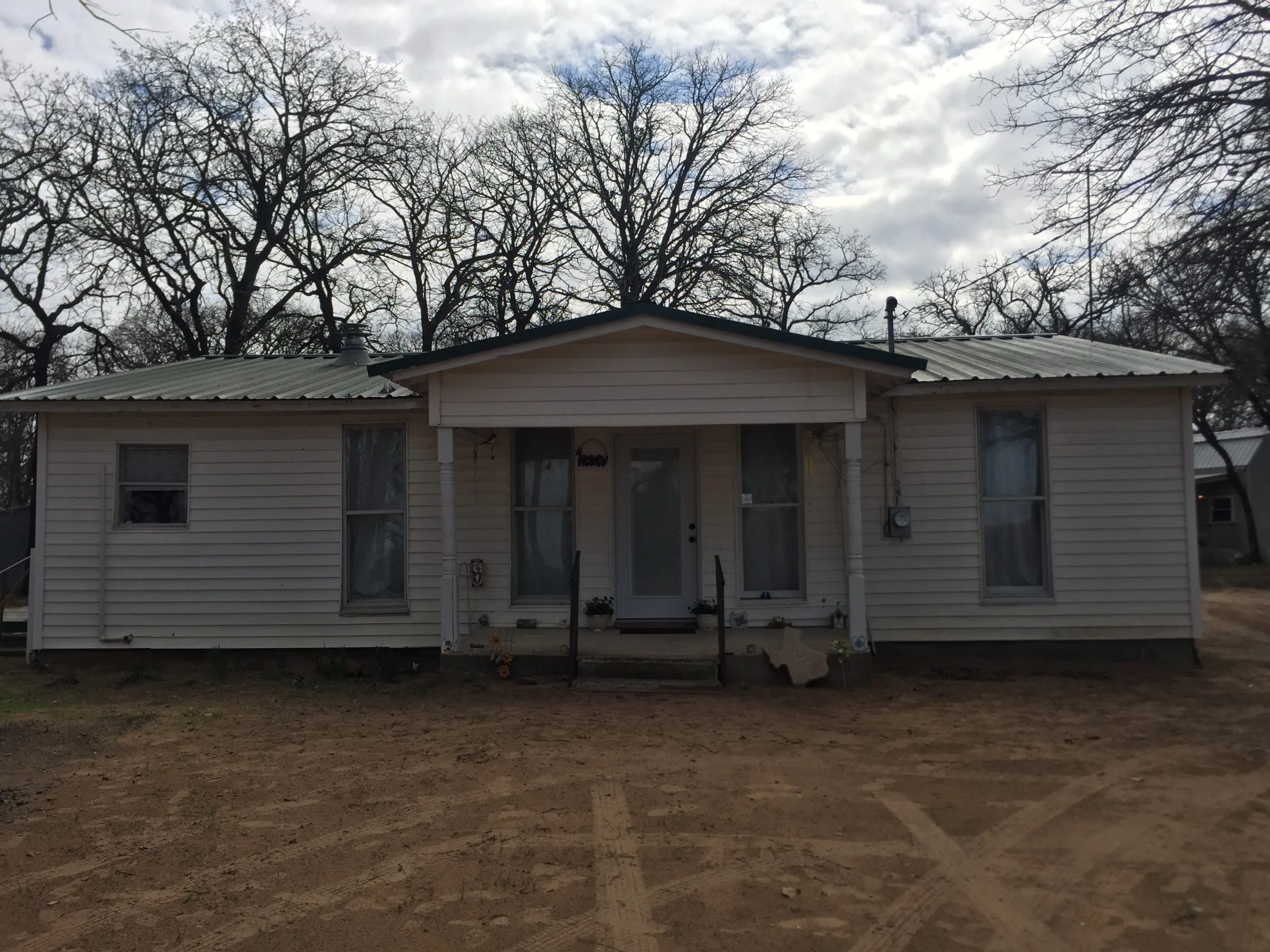 Exterior view of a single-story house in Hillsboro, West Hill County.