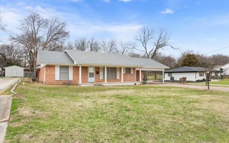 02 1016 E Franklin St 3 850x530 1 768x479