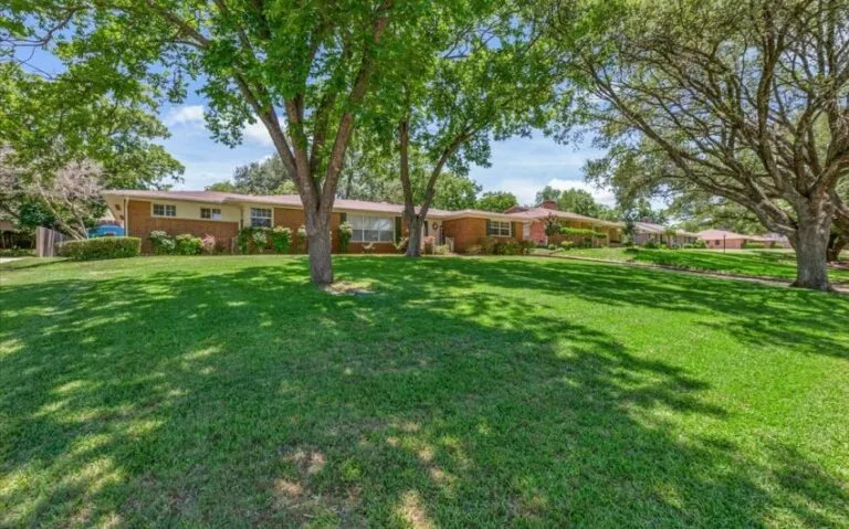 02 320 Carr St 2 850x530 1 768x479