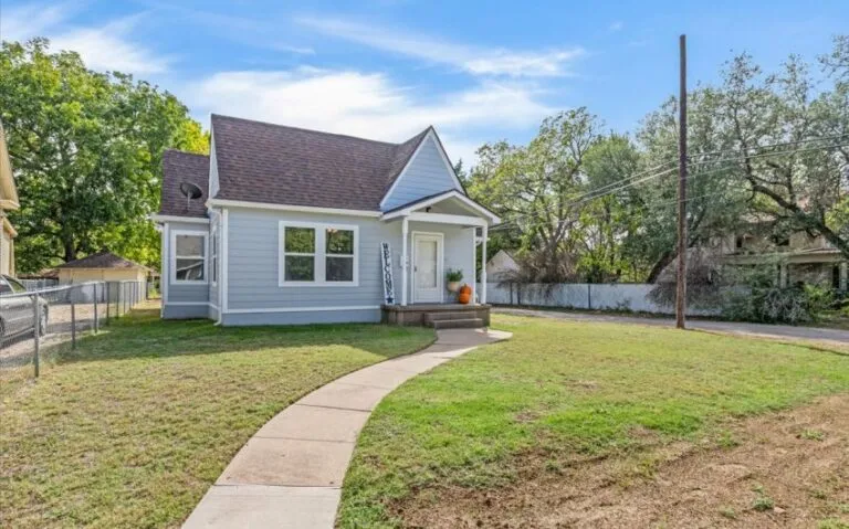 02 800 E Elm 25 850x530 1 768x479