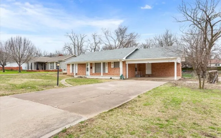 03 1016 E Franklin St 2 850x530 1 768x479