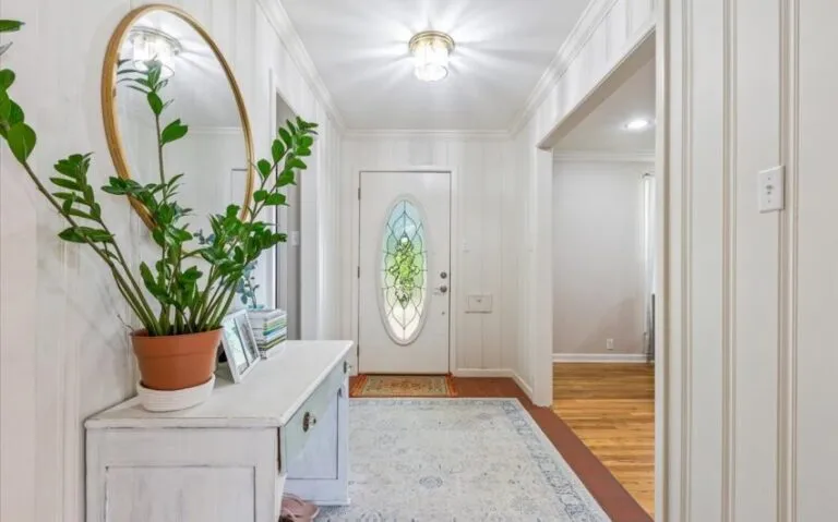 04 320 Carr St 3 850x530 1 768x479