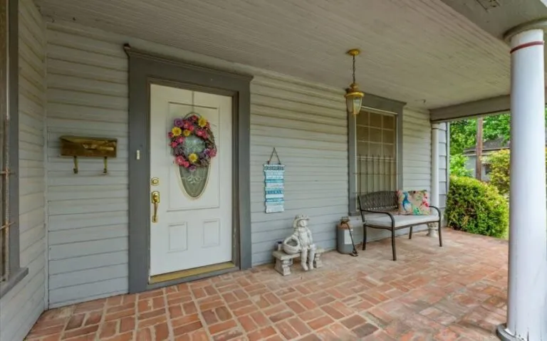 04 631 E Elm 29 Copy 850x530 1 768x479