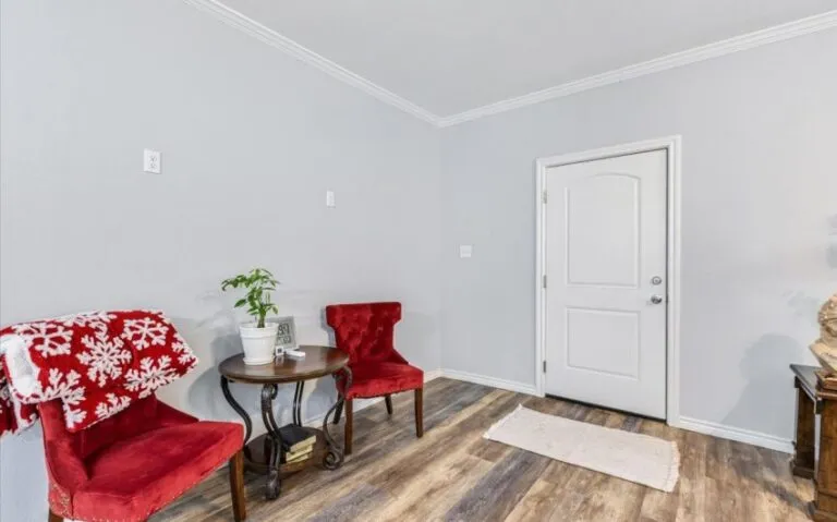 05 800 E Elm 6 850x530 1 768x479