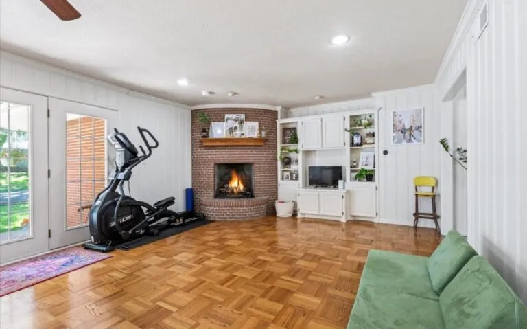 07 320 Carr St 6 850x530 1 768x479