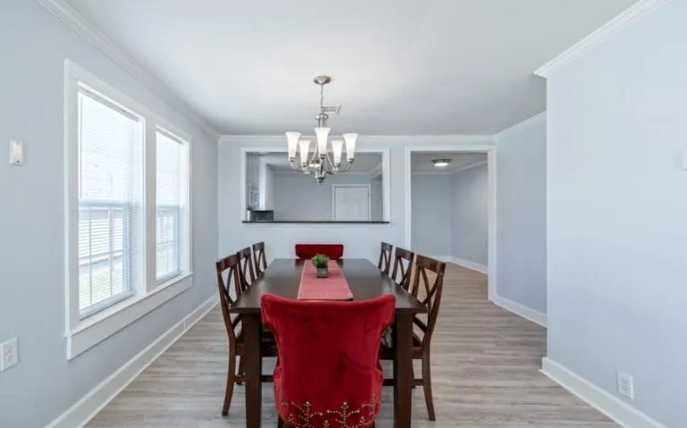 07 413 E Walnut 13 mls 850x530 1 768x479