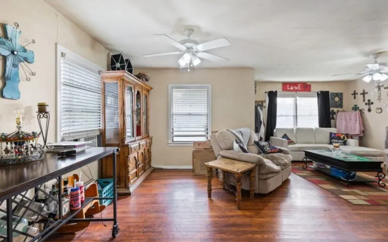 09 318 S Charles 9 mls 850x530 1 768x479