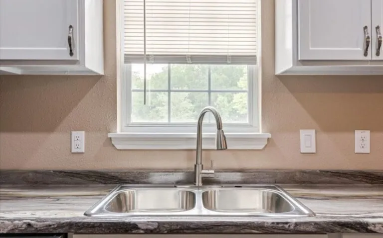 12 200 Francis St 15 Copy 850x530 1 768x479