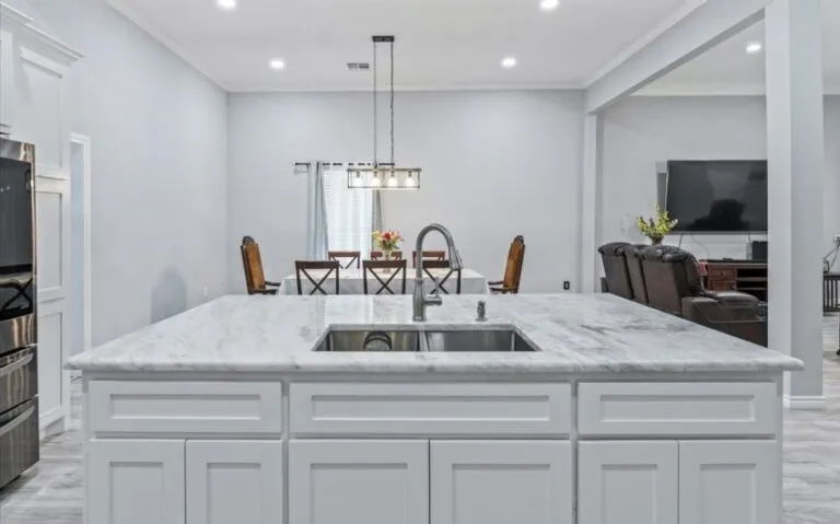 12 409 E Walnut 13 850x530 1 768x479