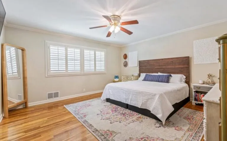 14 320 Carr St 20 850x530 1 768x479