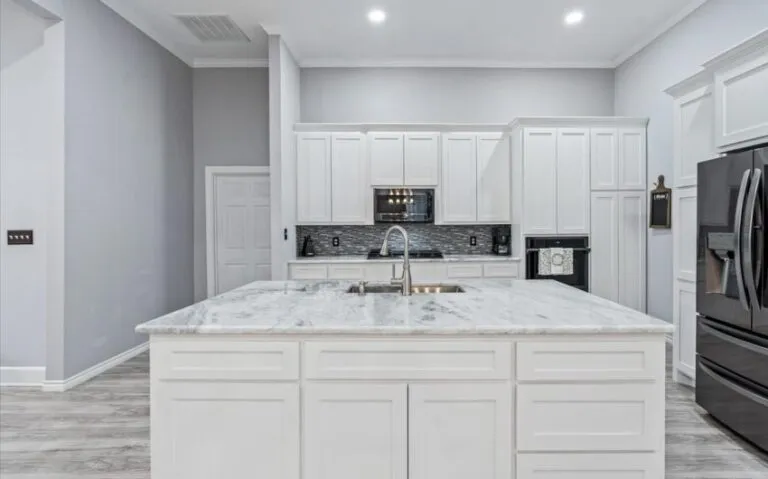 14 409 E Walnut 10 850x530 1 768x479