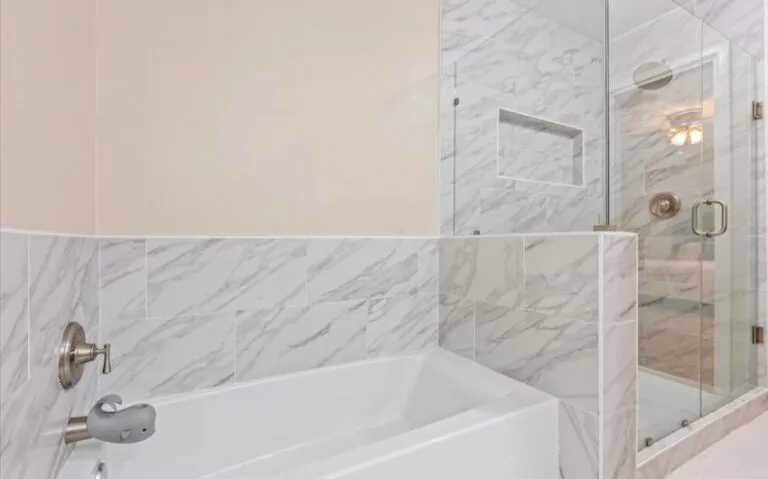 16 320 Carr St 23 850x530 1 768x479