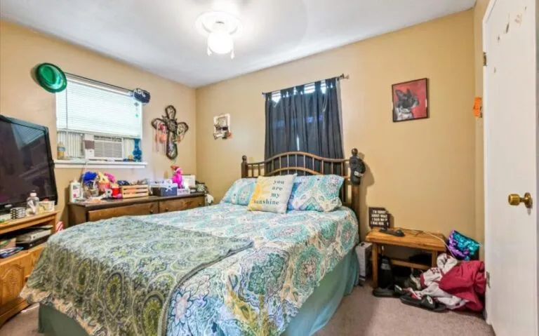 16 631 E Elm 22 Copy 850x530 1 768x479