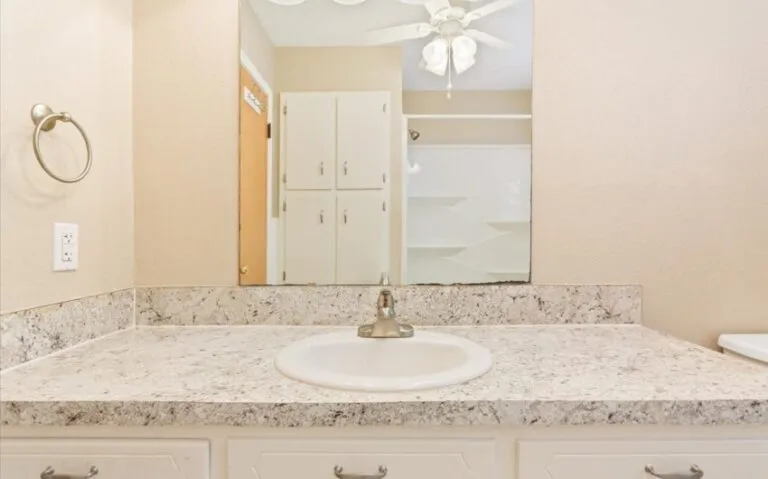 18 1016 E Franklin St 21 850x530 1 768x479