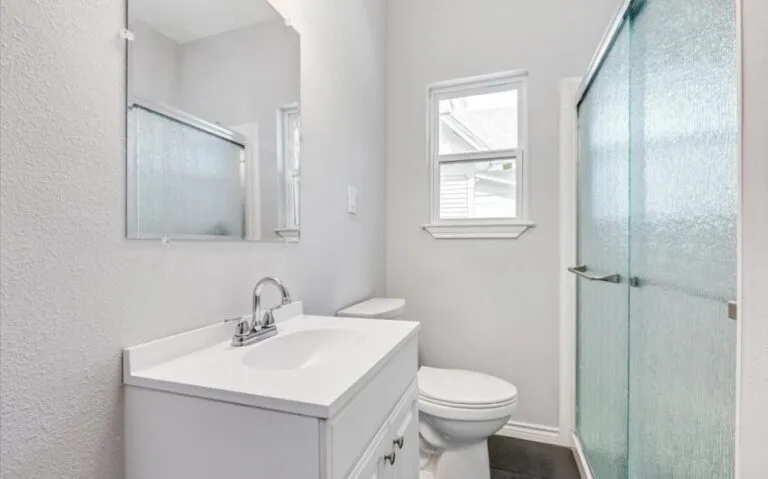 21 800 E Elm 17 850x530 1 768x479