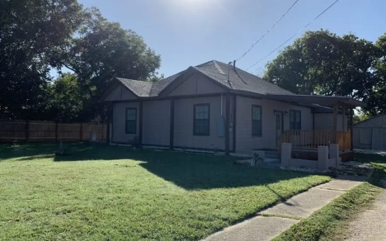 216 Brazos side view of house 850x530 1 768x479