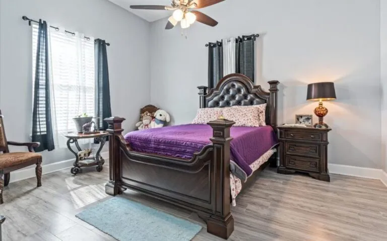 22 409 E Walnut 15 850x530 1 768x479