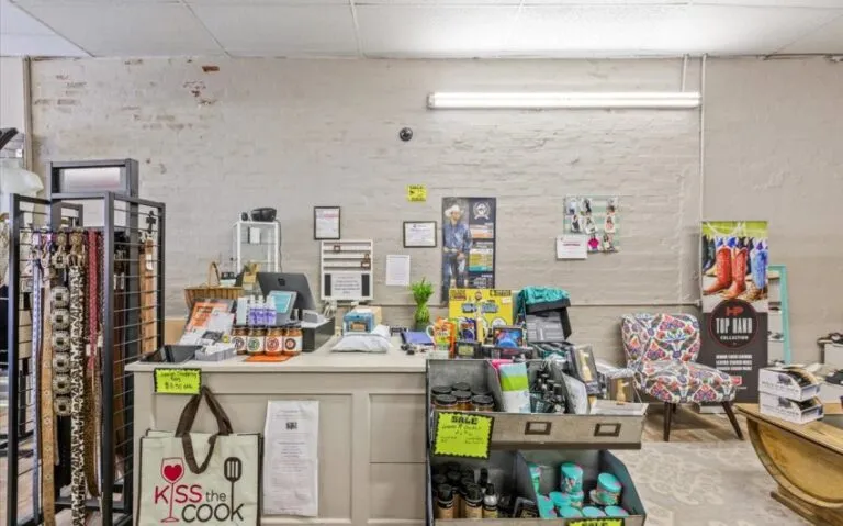 23 115 E Franklin 18 850x530 1 768x479