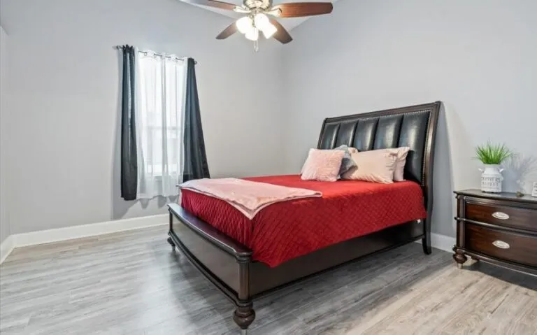 24 409 E Walnut 16 850x530 1 768x479