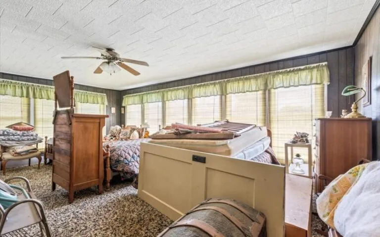 25 631 E Elm 17 850x530 1 768x479