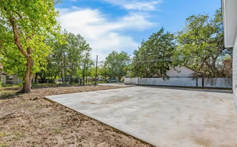 25 800 E Elm 23 850x530 1 768x479