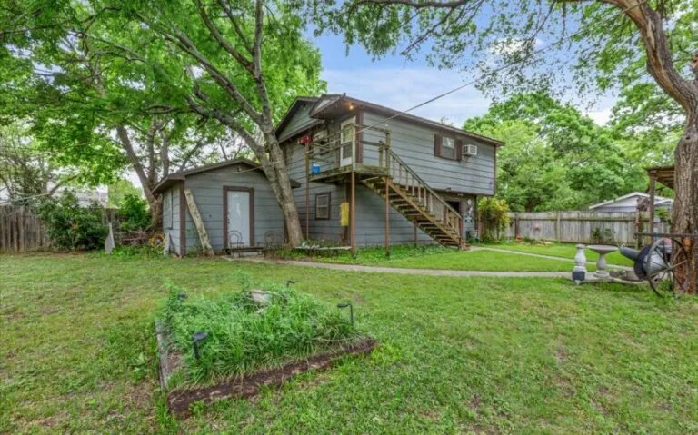 26 631 E Elm 28 850x530 1 768x479