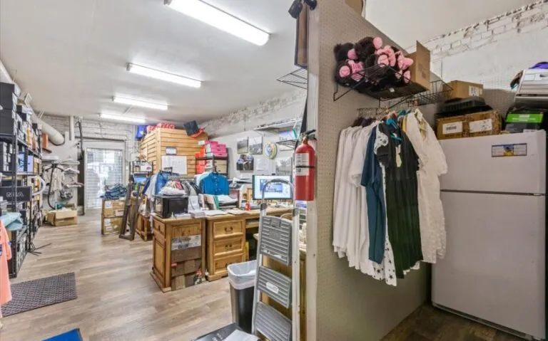 27 115 E Franklin 22 850x530 1 768x479