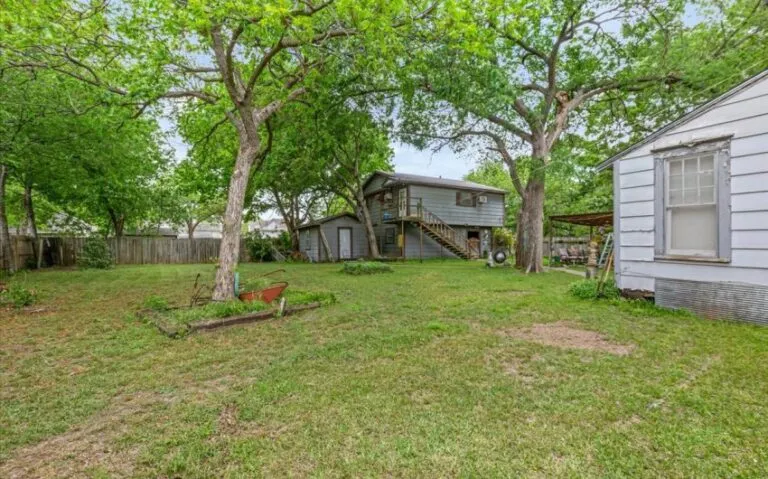 27 631 E Elm 20 850x530 1 768x479