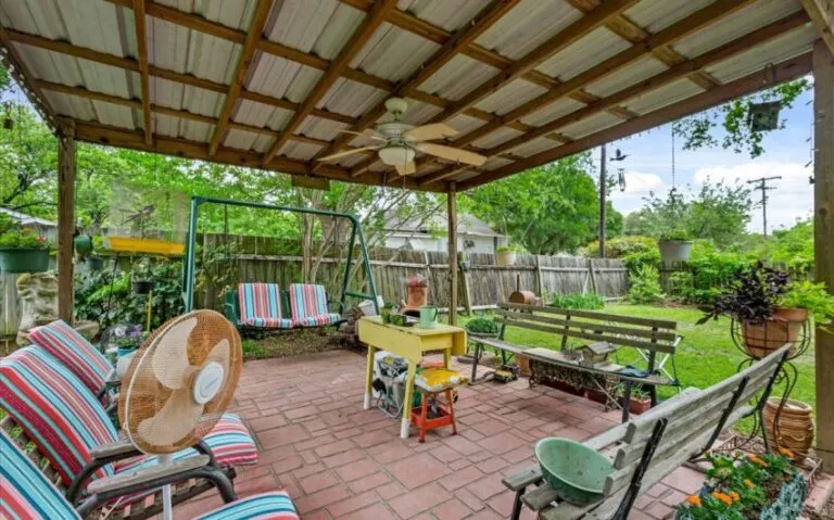 28 631 E Elm 18 850x530 1 768x479