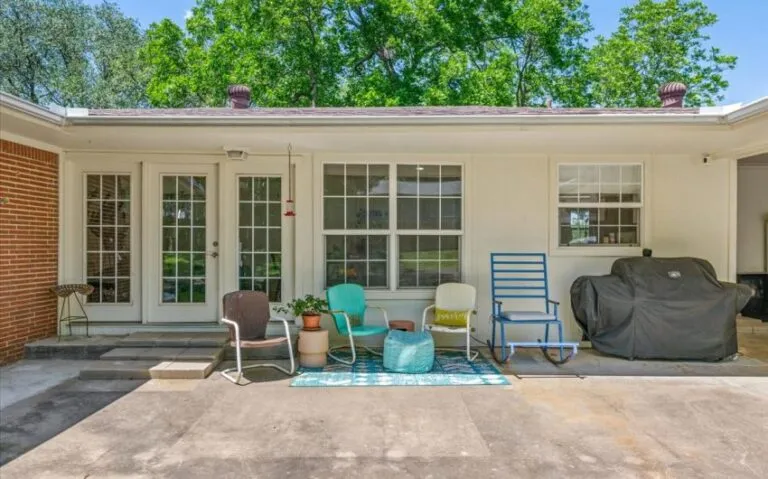 29 320 Carr St 26 850x530 1 768x479