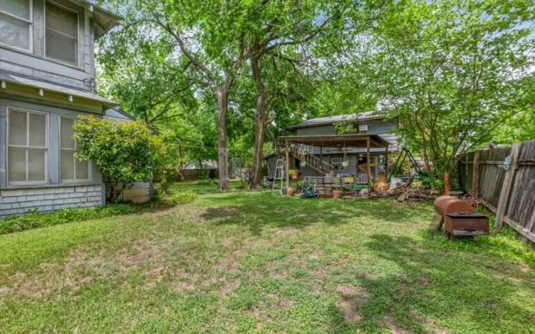 29 631 E Elm 19 850x530 1 768x479