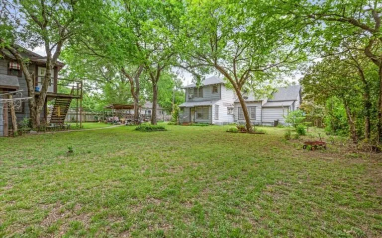 30 631 E Elm 21 850x530 1 768x479