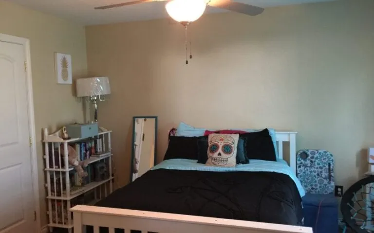 311 HCR 3110 N East side girls bedroom bed photo 850x530 1 768x479