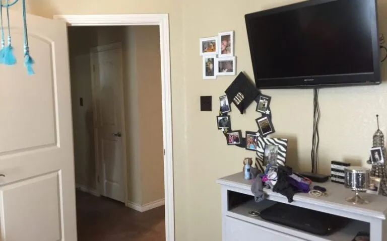 311 HCR 3110 N Gracies room looking to hallway 850x530 1 768x479