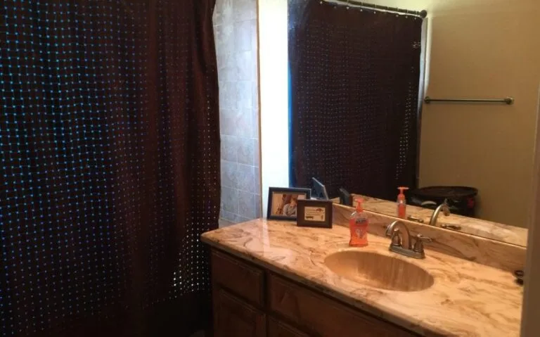 311 HCR 3110 N another photo of boys bath 850x530 1 768x479