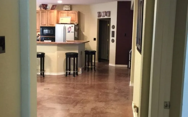 311 HCR 3110 N looking into living from hallway e1506033943 768x479